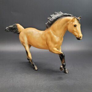 Breyer Horse Butterscotch Kiger Mustang Vintage Figurine Silver Stamp  PR187